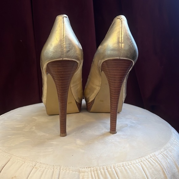 BCBG Generation Gold Platform Sandal Size 7.5 - Picture 3 of 10